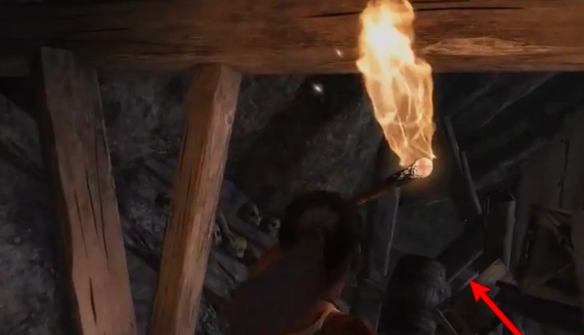 古墓丽影9怎么拿出火把